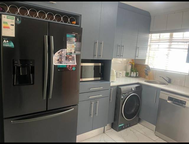 2 BEDROOM TOWNHOUSE FOR SALE IN ALBERTON NORTH